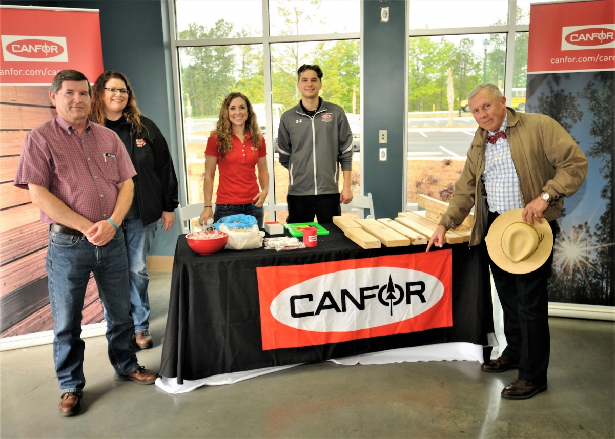 8th Grade Manufacturing Expo Introduced Students to Manufacturing and